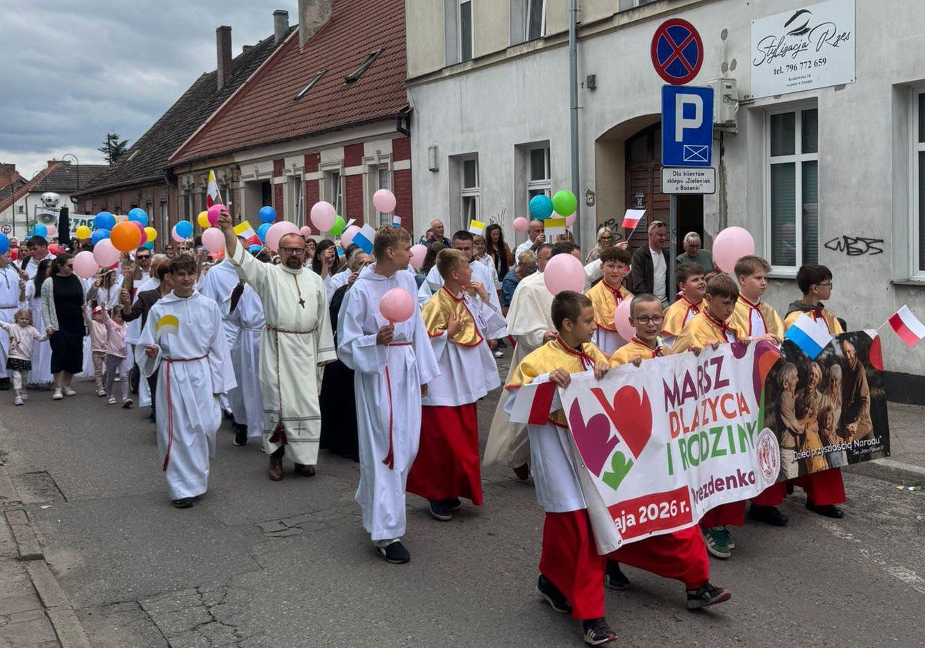 Kilkaset osób wzięło udział w Marszu dla Życia i Rodziny w Drezdenku