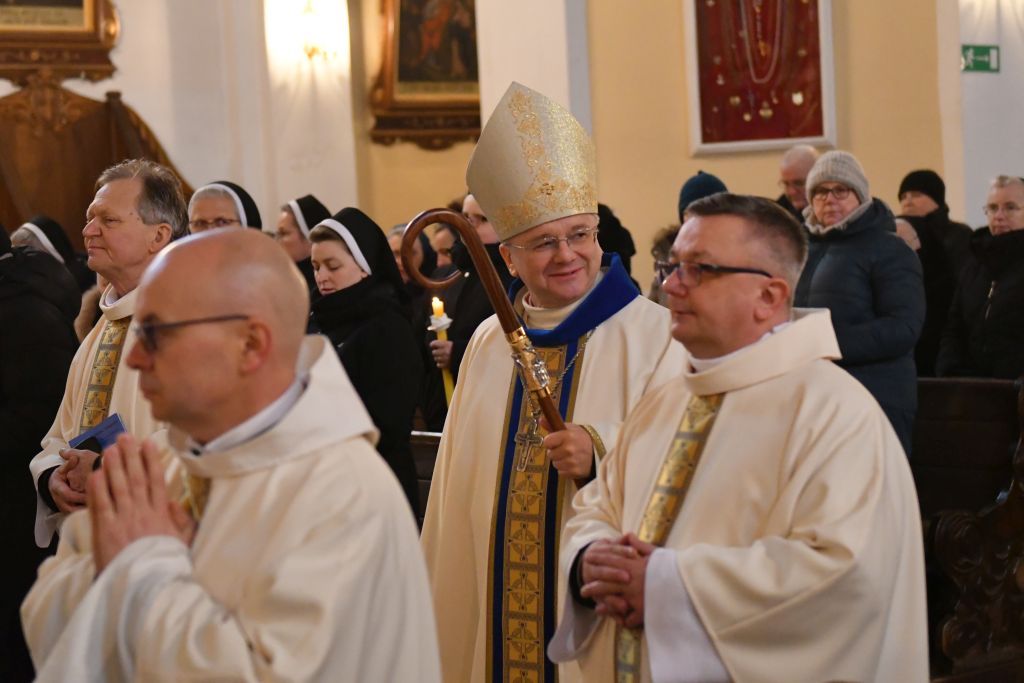 Bp Lityński do osób konsekrowanych: Wasze życie objawia Bożą miłość w świecie