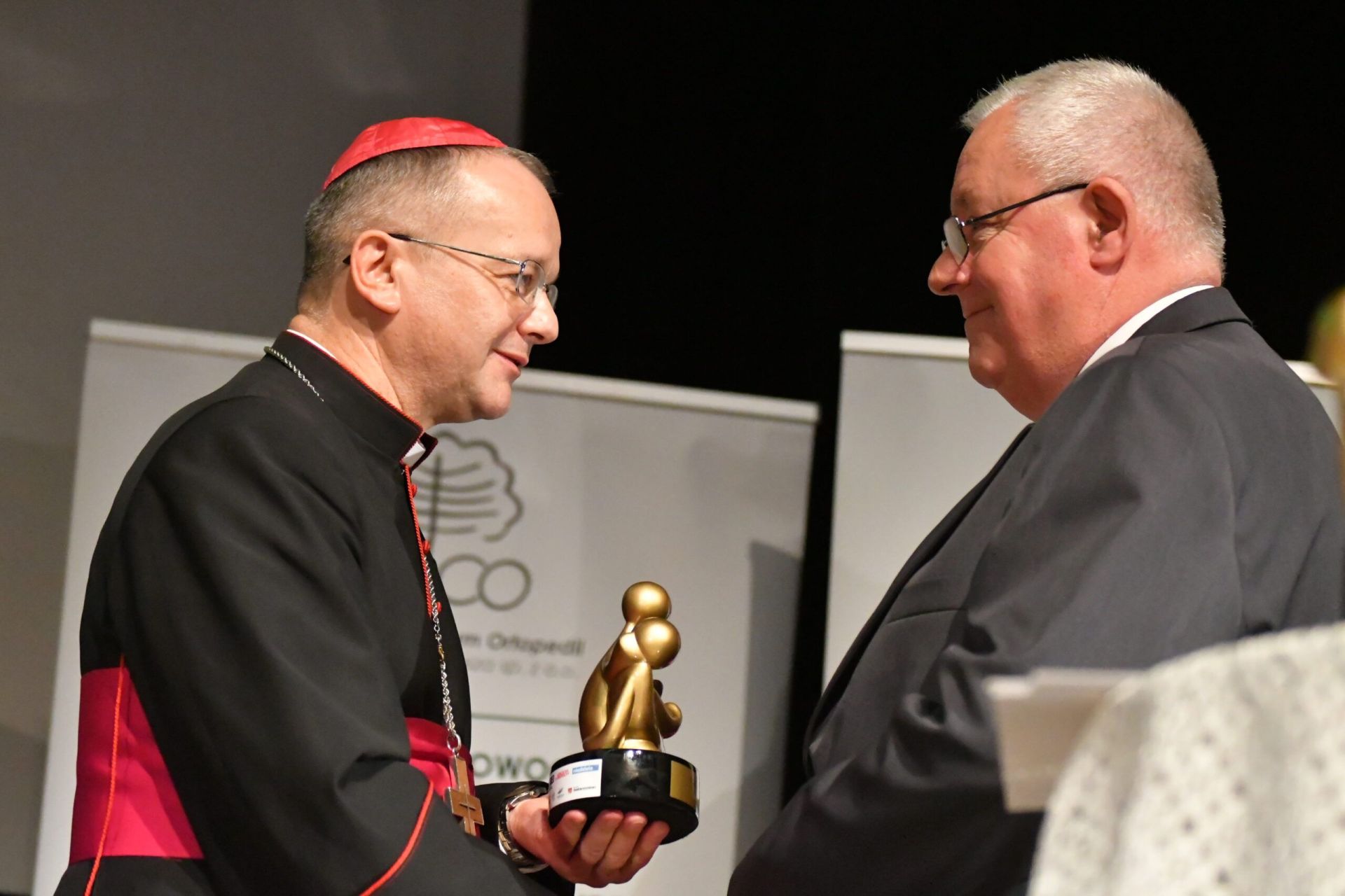 Bp Tadeusz Lityński wręczył statuetki „Lubuski Samarytanin”