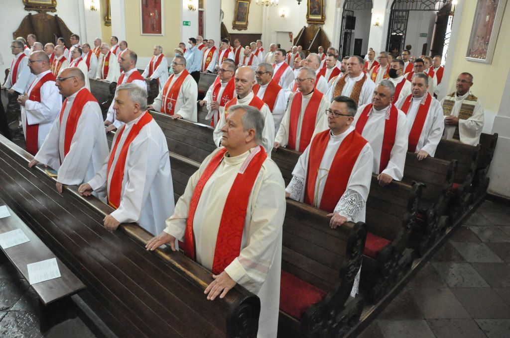 Modlitwa księży z całej diecezji w intencji papieża Franciszka