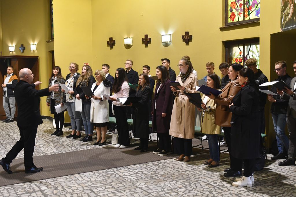 Ponad 100 osób rozpoczęło formację na różnych kierunkach IFT